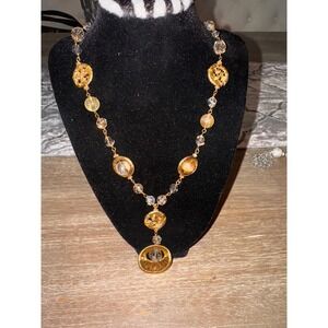 Elegant Gold Tone Beaded Necklace with Ornate Pendant Clear Crystals‎